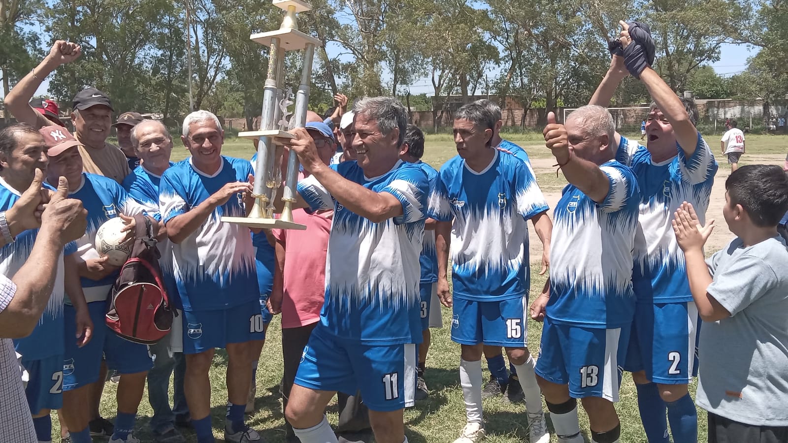 Veteranos de Estudiantes se quedó con la gloria en la liga Pasión Futbolera